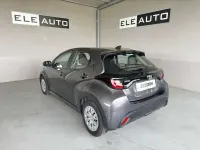 Usata Toyota Yaris Hybrid 92 CV (67 kW) 2022 Grigio scuro Berlina