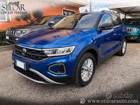 Usata VW T-Roc 150 CV (110 kW) 2023 Blu SUV