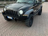 Usado Jeep Cherokee 163 CV (119 kW) 2006 Negro SUV