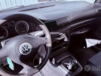 Usata VW Passat 130 CV (95 kW) 2001 Grigio Station wagon