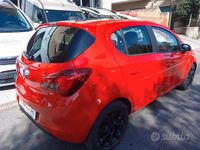 Usata Opel Corsa 69 CV (50 kW) 2017 Rosso Berlina