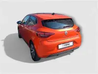 Usata Renault Clio Zen 140 CV (102 kW) 2023 Arancione Utilitaria