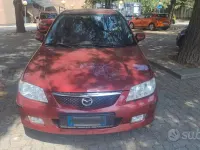 Usata Mazda 323F Exclusive 98 CV (72 kW) 2001 Rosso Berlina