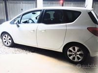 Usata Opel Meriva 75 CV (55 kW) 2011 Bianco Monovolume