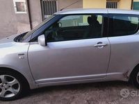 Usata Suzuki Swift GL 69 CV (50 kW) 2006 Grigio Utilitaria