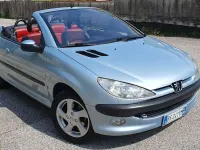 Usata Peugeot 206 CC 109 CV (80 kW) 2001 Argento Cabrio