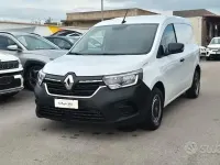 Usado Renault Kangoo 95 CV (69 kW) 2023 Blanco Monovolumen