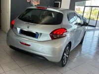 Usata Peugeot 208 Allure 75 CV (55 kW) 2017 Argento Utilitaria