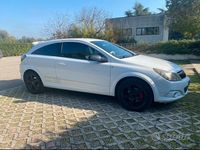 Usata Opel Astra GTC 90 CV (66 kW) 2008 Coupé