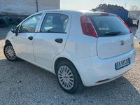 Usata Fiat Grande Punto 75 CV (55 kW) 2010 Bianco Utilitaria