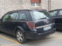 Usata Opel Astra 60 CV (44 kW) 2008 Nero Station wagon