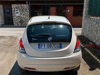 Usata Lancia Ypsilon 60 CV (44 kW) 2019 Bianco Utilitaria