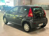 Usata Peugeot 107 68 CV (50 kW) 2007 Grigio Utilitaria