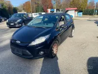 Usata Ford Fiesta 75 CV (55 kW) 2011 Bianco Monovolume