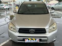 Usata Toyota RAV4 Sol 136 CV (100 kW) 2006 Grigio SUV