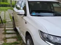 Usata Mitsubishi Outlander P-HEV Instyle 135 CV (99 kW) 2019 Bianco SUV