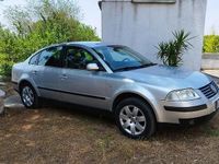 Usata VW Passat 101 CV (74 kW) 2003 Grigio Berlina