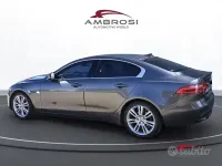 Usata Jaguar XE Prestige 179 CV (131 kW) 2015 Grigio Berlina