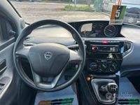 Usata Lancia Ypsilon Silver 69 CV (50 kW) 2017 Rosso Utilitaria