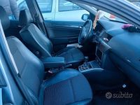 Usata Opel Astra 150 CV (110 kW) 2005 Grigio Berlina