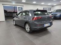 Usata VW Golf VIII Life 116 CV (85 kW) 2025 Grigio Berlina