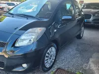 Usata Toyota Yaris Sol 90 CV (66 kW) 2011 Nero Utilitaria