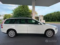 Usata Volvo V50 136 CV (100 kW) 2004 Bianco Station wagon