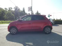 Usata Renault Twingo Techno 30 kW (42 CV) 2022 Rosso Utilitaria