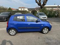 Usata Kia Picanto Urban 61 CV (44 kW) 2007 Blu Utilitaria