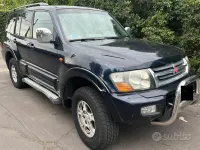 Usata Mitsubishi Pajero 165 CV (121 kW) 2001 Bluazzurro SUV