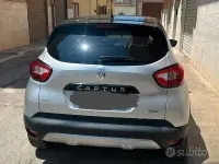 Usata Renault Captur 110 CV (80 kW) 2017 Grigio SUV
