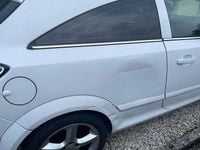 Usata Opel Astra GTC Enjoy 110 CV (80 kW) 2010 Bianco Berlina