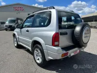 Usata Suzuki Grand Vitara 94 CV (69 kW) 2004 Grigio SUV