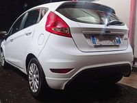 Usata Ford Fiesta 95 CV (69 kW) 2009 Bianco Berlina