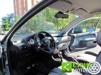 Usata Peugeot 206 GT 135 CV (99 kW) 2000 Grigio pastello Utilitaria