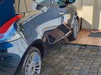 Usata Lancia Ypsilon Platinum 69 CV (50 kW) 2016 Blu/azzurro Utilitaria