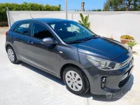 Usata Kia Rio 84 CV (61 kW) 2017 Nero Berlina