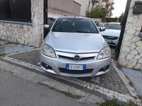 Usata Opel Tigra Enjoy 89 CV (65 kW) 2006 Argento Cabrio