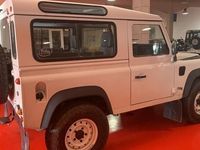 Usata Land Rover Defender 122 CV (89 kW) 2002 Beige / metallizzato SUV