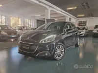 Usata Peugeot 208 Active 83 CV (61 kW) 2019 Blu Utilitaria