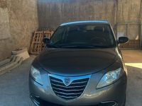 Usata Lancia Ypsilon Gold 95 CV (69 kW) 2015 Grigio Utilitaria