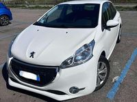 Usata Peugeot 208 Active 82 CV (60 kW) 2014 Bianco Utilitaria