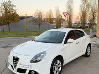 Usata Alfa Romeo Giulietta Exclusive 105 CV (77 kW) 2015 Bianco Utilitaria