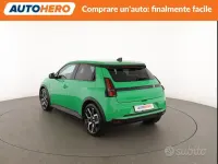 Usata Renault R5 77 kW (106 CV) 2025 Verde Utilitaria
