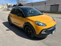 Usata Opel Adam Rocks Rocks 70 CV (51 kW) 2018 Giallo Utilitaria