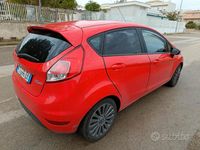 Usata Ford Fiesta Titanium 75 CV (55 kW) 2016 Rosso Utilitaria