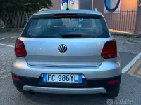 Usata VW Polo Cross 90 CV (66 kW) 2016 Grigio Utilitaria