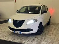 Usata Lancia Ypsilon 69 CV (50 kW) 2015 Bianco Utilitaria