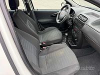 Usata Fiat Punto Active 59 CV (43 kW) 2009 Bianco Utilitaria