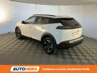 Usata Peugeot 2008 Allure 131 CV (96 kW) 2021 Bianco SUV